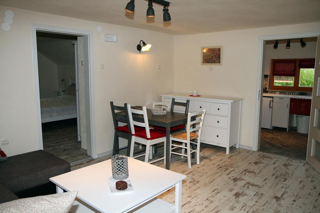 Apartma Obrh Šmarješke Toplice Eksteriør billede